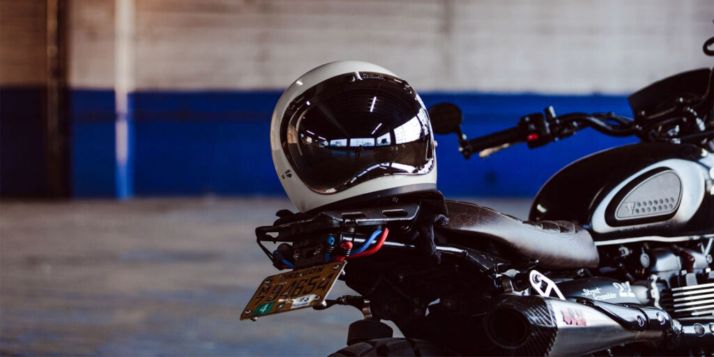 Best Motorcycle Helmet Material: Polycarbonate vs Fiberglass vs Carbon Fiber